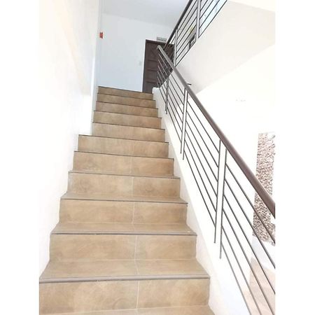Oyo 799 Ddd Habitat Iloilo Hotel Bagian luar foto