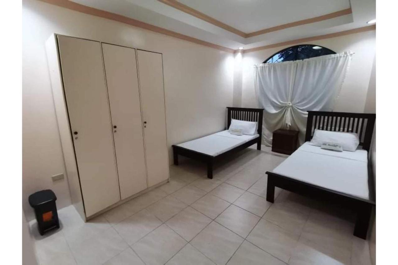 Oyo 799 Ddd Habitat Iloilo Hotel Bagian luar foto